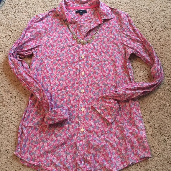 Gap floral button up size small
