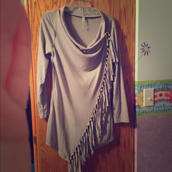 Casual/Dressy frayed top!