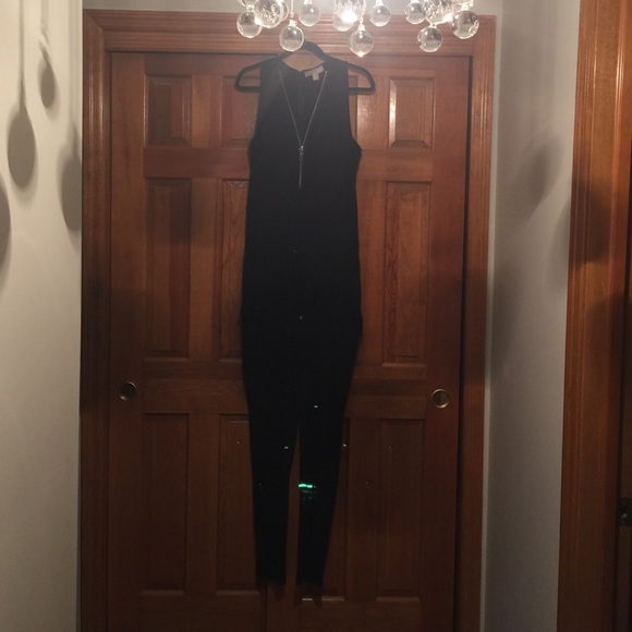 One piece jumpsuit - Picture 1 of 4