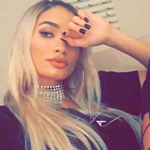 Meet your Posher, Julia