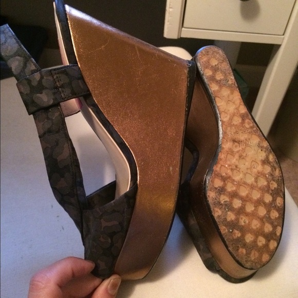 Bestey Johnson wedges - Picture 3 of 3