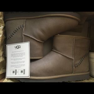 UGG - Men's (sz 11) Classic Mini Deco Suede Boot.