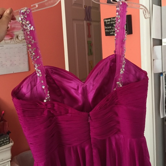 Homecoming dress. Only worn twice - Picture 2 of 6