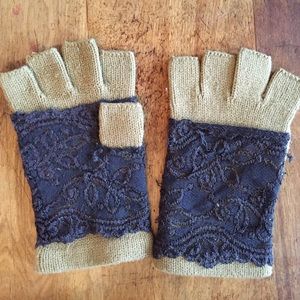 Urban outfitters fingerless gloves with lace