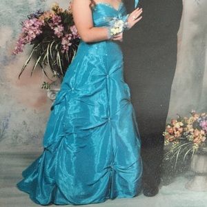 ✨Mori Lee Size 16 turquoise Prom Dress💃🏼👗✨