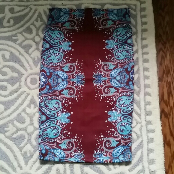 Burgundy pencil skirt