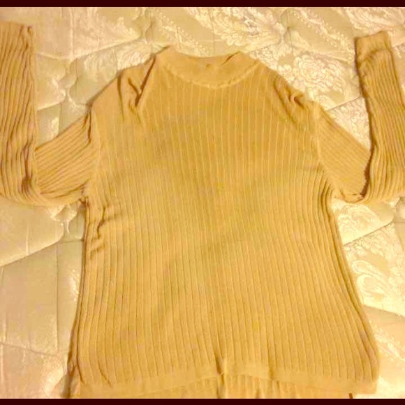 Authentic vintage Gucci men's knit tee