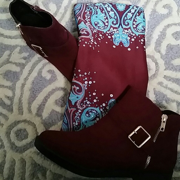 Booties - Picture 3 of 4