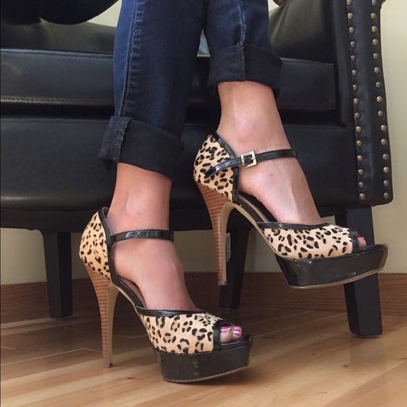 2 hr sale!Platform leopard Black and Tan heels - Picture 3 of 3