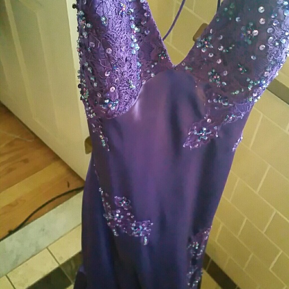 Dress - Picture 2 of 4