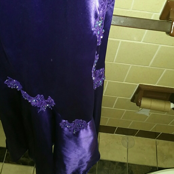 Dress - Picture 3 of 4