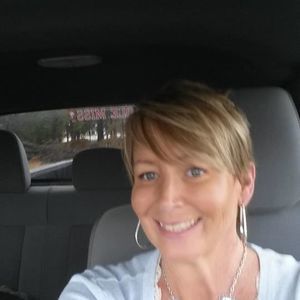 Meet your Posher, Dena