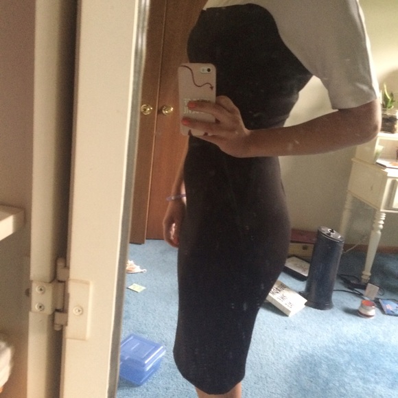 Formal dress - Picture 3 of 4