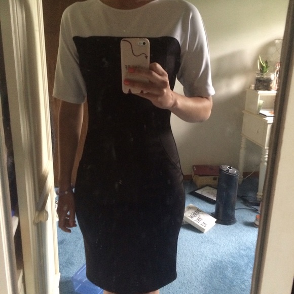 Formal dress - Picture 4 of 4