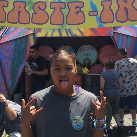 Meet your Posher, Ruby - Picture 2 of 4