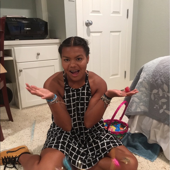 Meet your Posher, Ruby - Picture 4 of 4