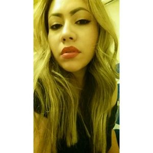 Meet your Posher, Vanessa