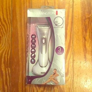 Remington Smooth & Silky 4 Blade Electric Shaver