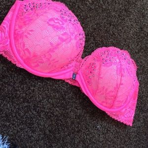 Victoria Secret Strapless Bra!