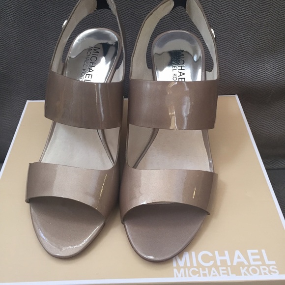 ⚡️Flash sale! ⚡️Michael Kors open toe heels.