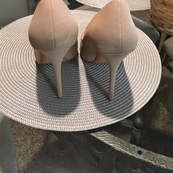 Pumps - Picture 3 of 4