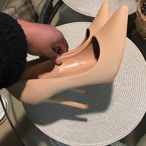 Pumps - Picture 4 of 4