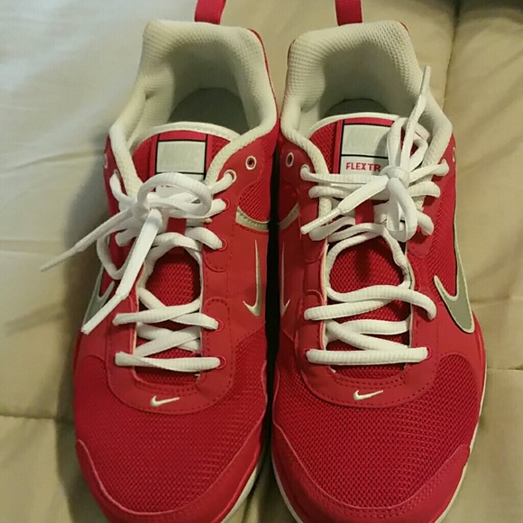 Nike pink shoes