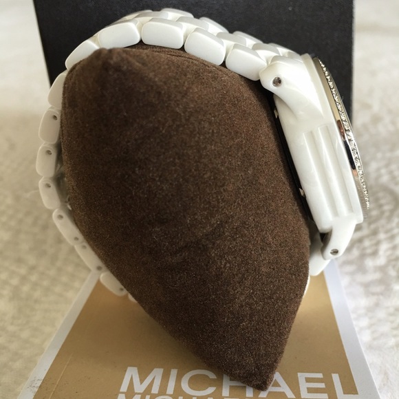 REDUCED💥Michael Kors New White Ceramic Watch💥 - Picture 3 of 4