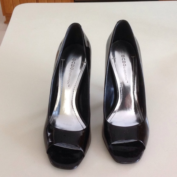 BCBGeneration Black patent leather heels, size 7