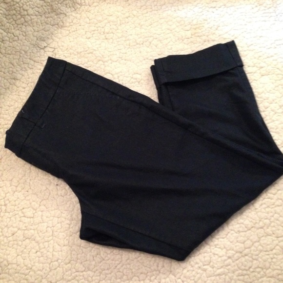 Navy dress capris 🌻