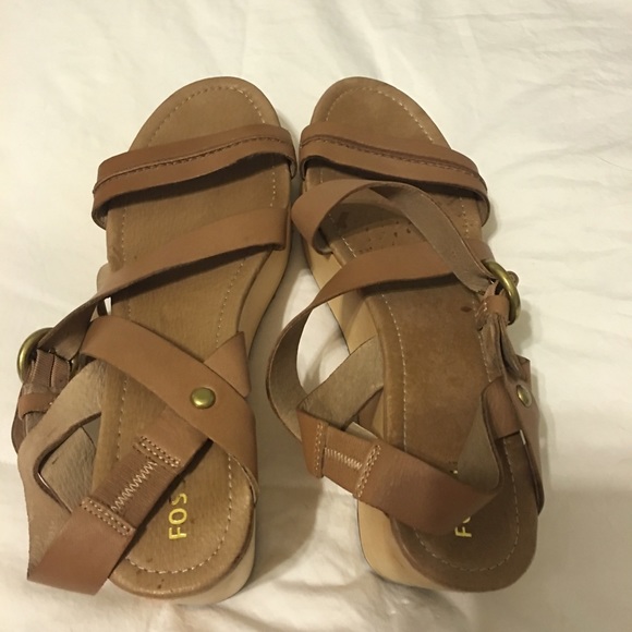 Fossil Wedge Sandals in a beautiful neutral color - Picture 1 of 4