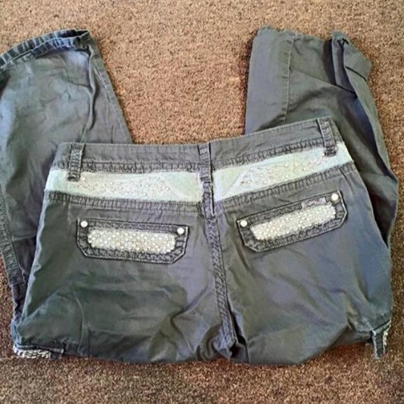 Miss Me cargo capris
