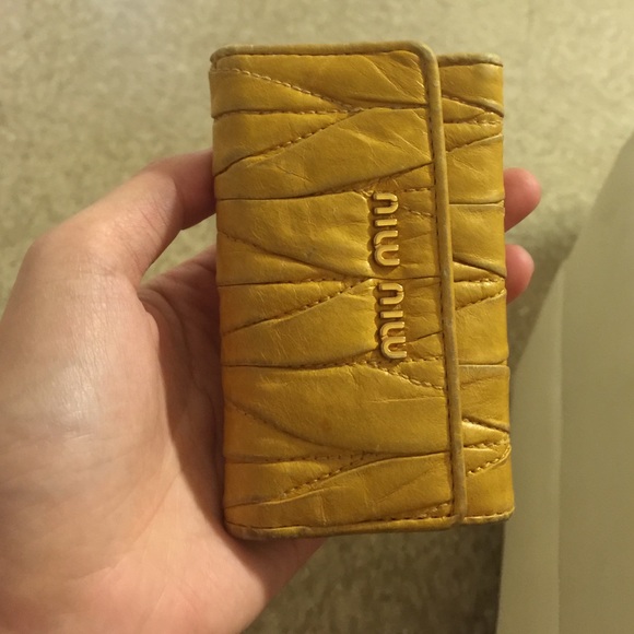 miu miu key wallet
