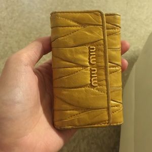 miu miu key wallet