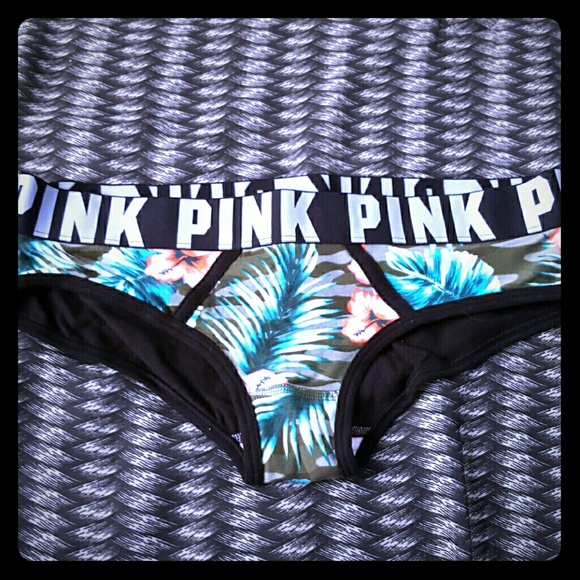 ❤VDAY SALE ❤Nwt VS PINK  logo tropical panty