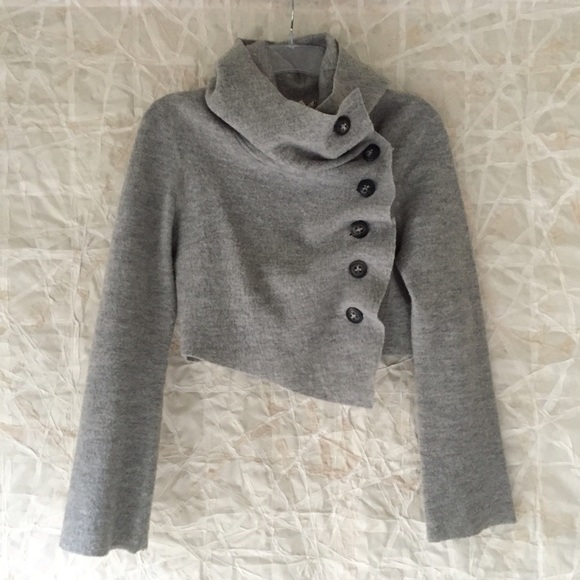 Anthroplogie cropped sweater/jacket