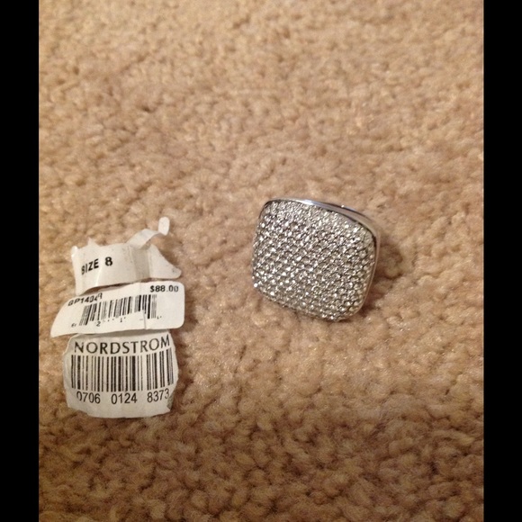 Arielle Collection Cocktail Ring Size 8 - Picture 3 of 4