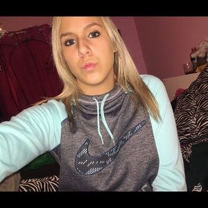 Meet your Posher, Dominique