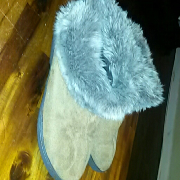 ??Beautiful Fur Booties!?? - Picture 2 of 4
