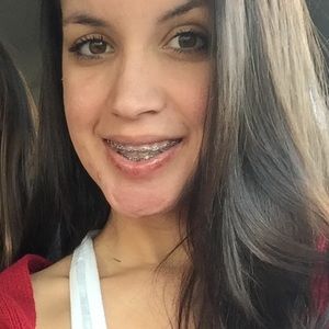 Meet your Posher, Caroline