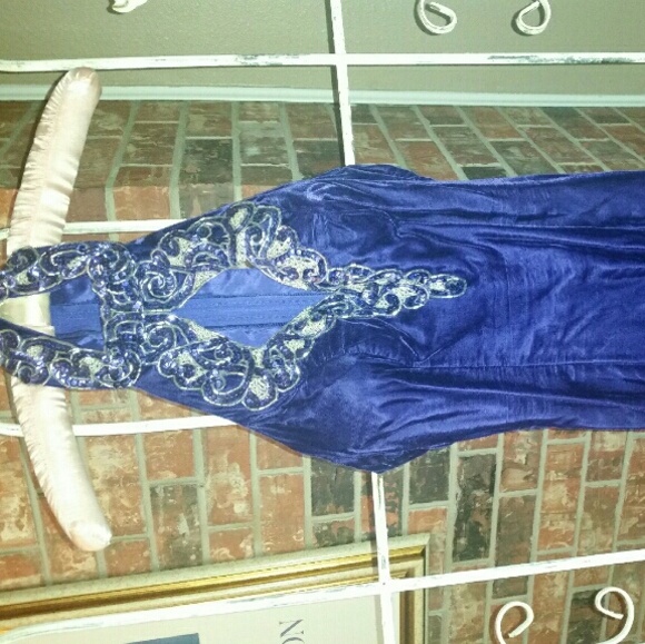 Prom dress! ??deep blue velvet short dress size M