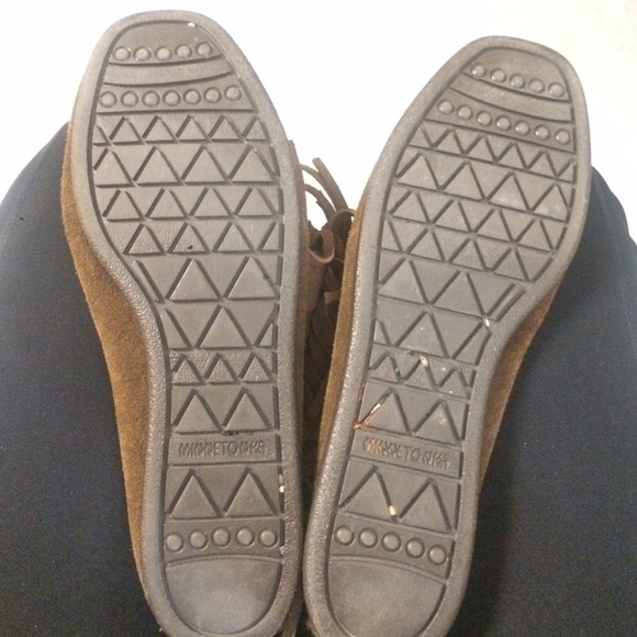 Minnetonka fringe booties - Picture 3 of 3