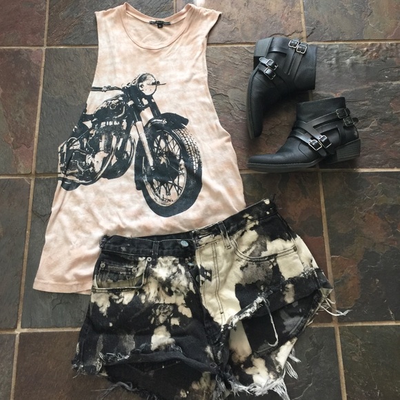 🏍 UO Motto muscle tank 🏍