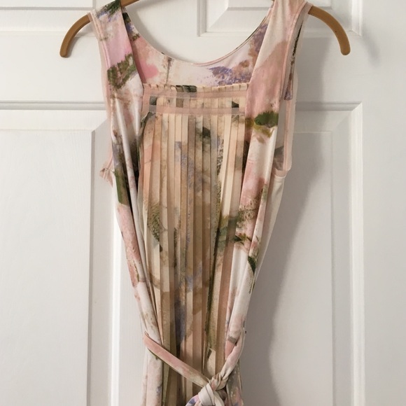 Simply Vera size small dress