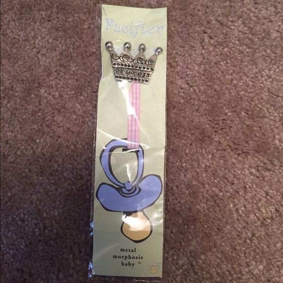 Baby pacifier clip
