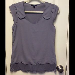EUC lilac colored gap shirt