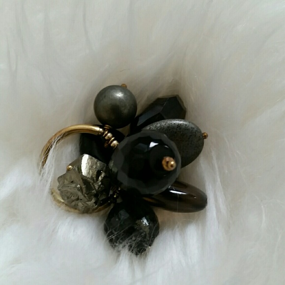 Glass bead cluster ring