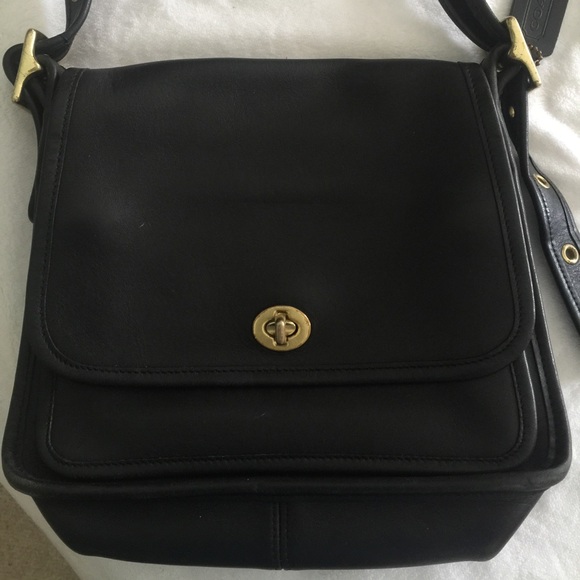 Coach cross body turnlock bag adjustable strap!