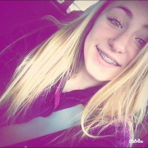 Meet your Posher, Kayla