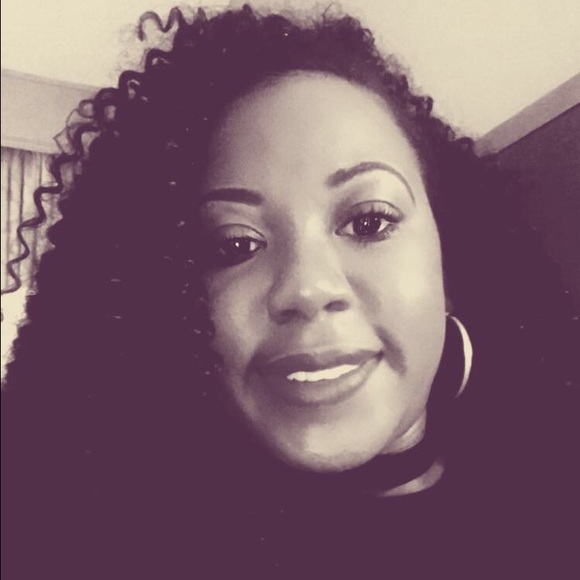 Meet your Posher, Shayla - Picture 2 of 2